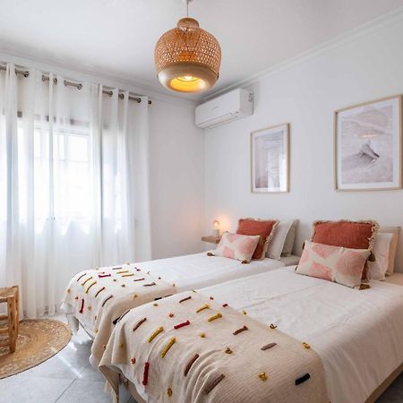 Apartamento Flat With Ac, Wifi, Netflix, Balcony - 3 Min From The Beach Armação de Pêra Exterior foto